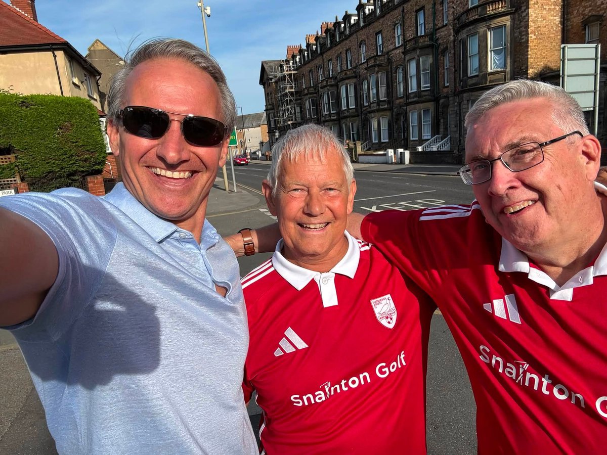 studog66's tweet photo. Our lad @traf1990 and me out for the footie yesterday. Beer was involved with various stops being made along the way, to allow this
#Seadogs https://t.co/2C9qcbqSeE