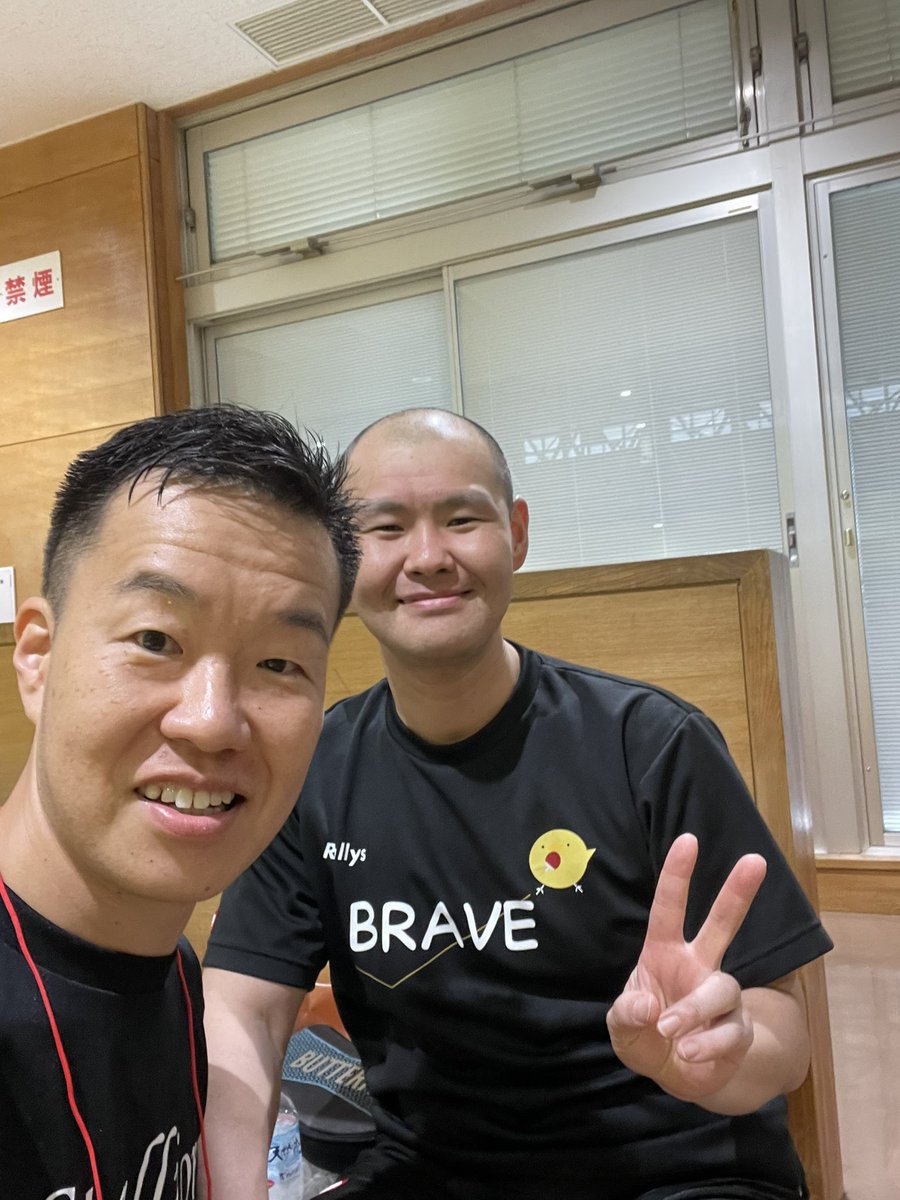 MaaaR_Nagano's tweet photo. 今日はワールドラバーマーケットさん主催の国際交流試合に参加🏓
日本から参加の方々だけでなく海外からの参加の方々、著名なYouTuberの方々…
私との1セットチャレンジマッチに参加して下さった方々…
色々な方と卓球やお話しが出来て楽しかったです😆
#長野 #卓球 #MaaaR #ハンドソウ #Stallion https://t.co/KElxaqr06C