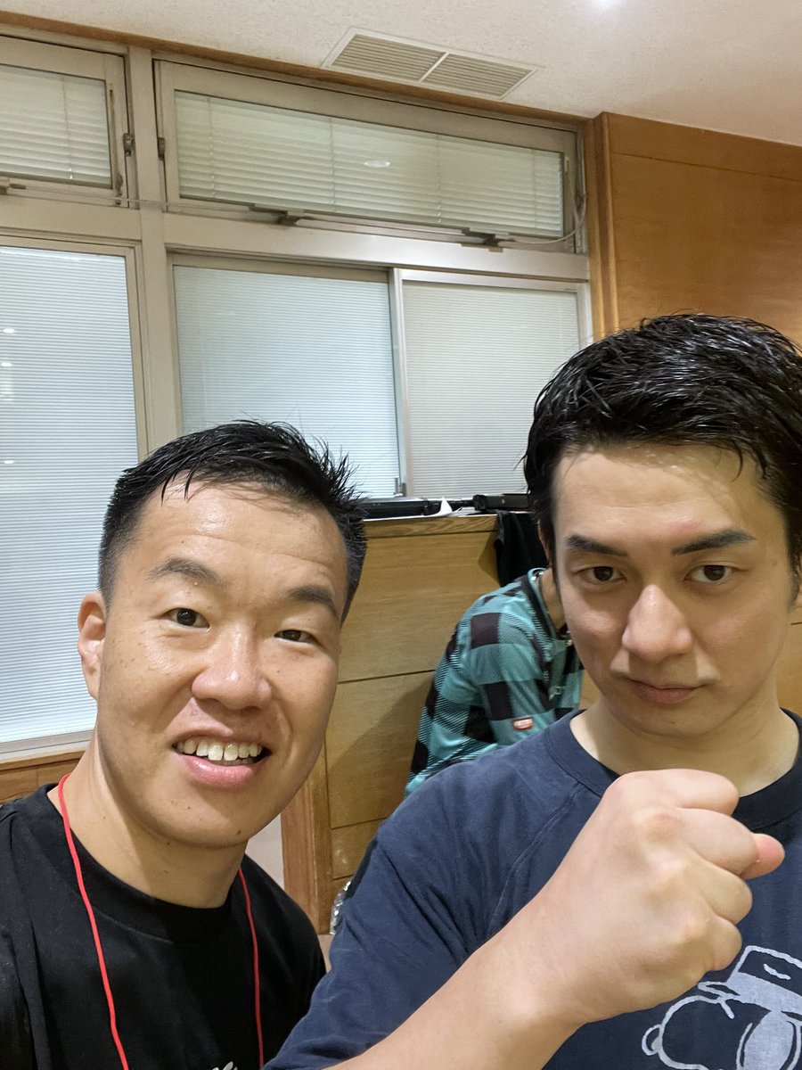 MaaaR_Nagano's tweet photo. 今日はワールドラバーマーケットさん主催の国際交流試合に参加🏓
日本から参加の方々だけでなく海外からの参加の方々、著名なYouTuberの方々…
私との1セットチャレンジマッチに参加して下さった方々…
色々な方と卓球やお話しが出来て楽しかったです😆
#長野 #卓球 #MaaaR #ハンドソウ #Stallion https://t.co/KElxaqr06C