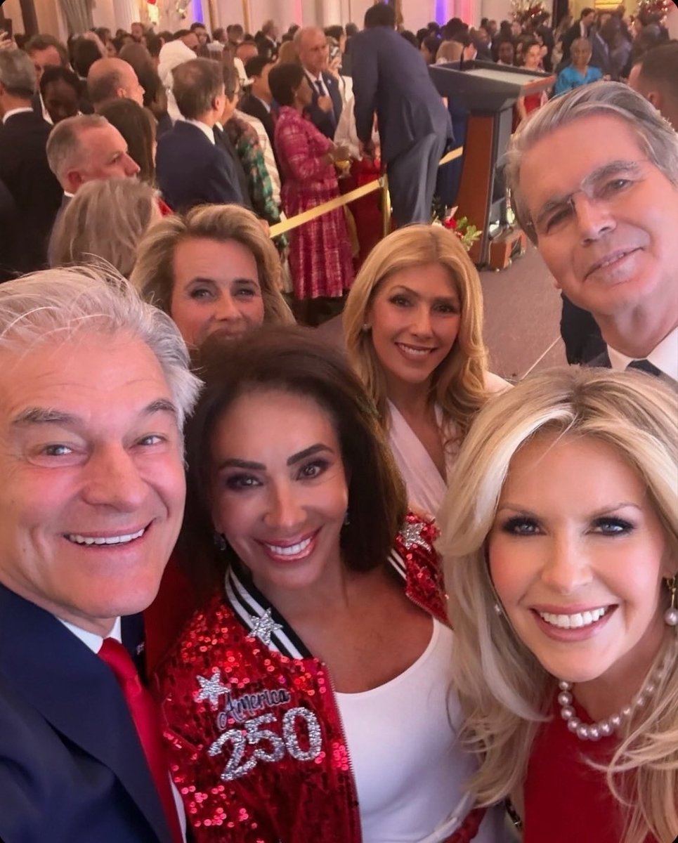Alessandra_Y66's tweet photo. SQUAD 🇺🇸 https://t.co/B6l0QJKG9X