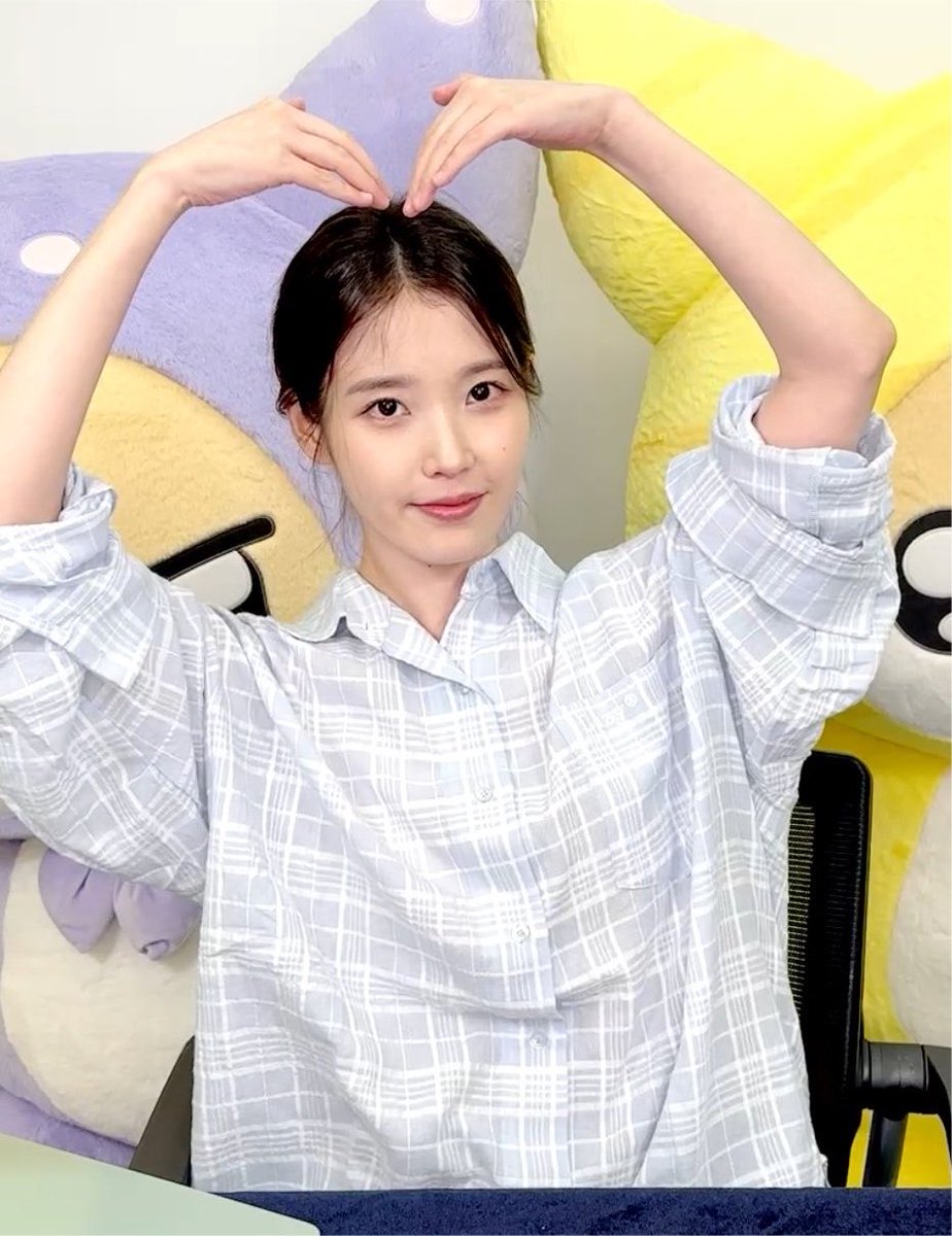 _cutiebws's tweet photo. our wanseong big hearteu pose 🥰

#PerfectCrown #21세기대군부인 https://t.co/kGbOYDwr88