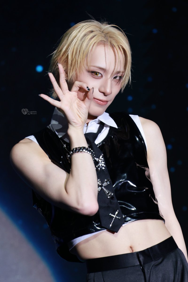 LambdaHeart7's tweet photo. 260809 
𝐗𝐋𝐎𝐕 𝐀𝐒𝐈𝐀 𝐓𝐎𝐔𝐑 <𝐒𝐞𝐫𝐯𝐢𝐧𝐠-𝐗> 𝐈𝐍 𝐇𝐎𝐍𝐆𝐊𝐎𝐍𝐆

#XLOV #엑스러브 
#Serving_X
#HARU #하루 #ハル #暖琉 https://t.co/BP4HbNfSID