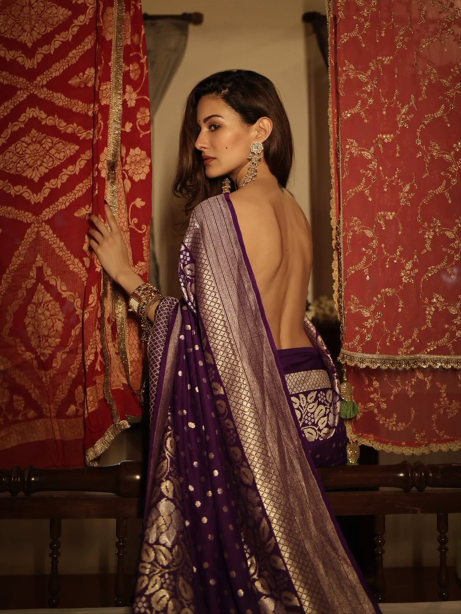 OnlyHeroines's tweet photo. Amyra Dastur 💜😍 https://t.co/rTN9DG533Z