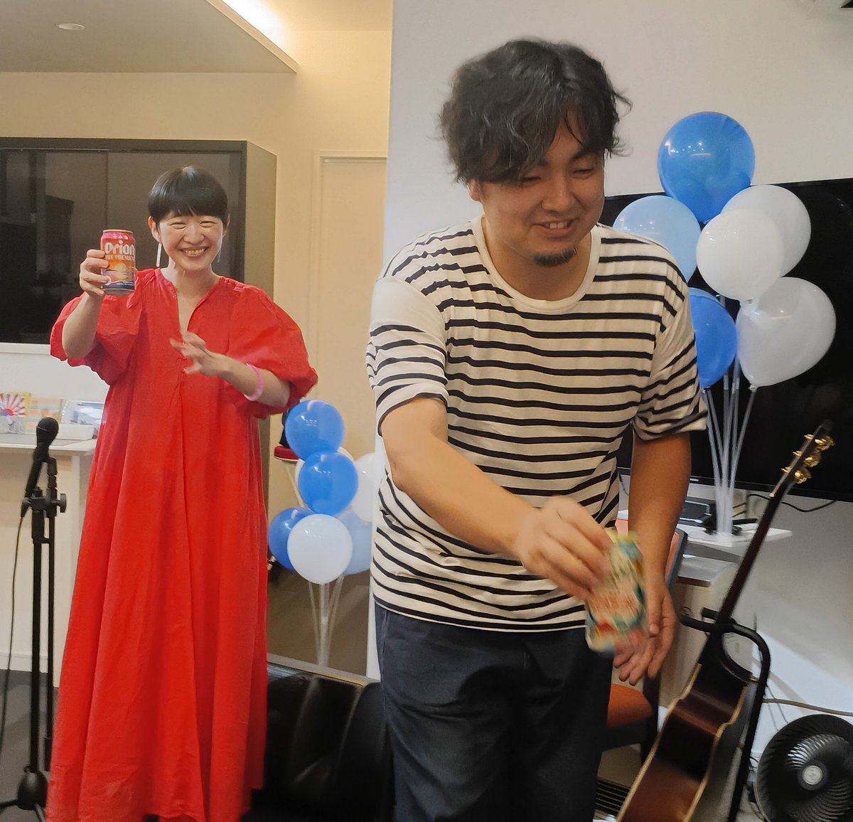 chiccpico0808's tweet photo. さわひろこさん
配信では何度か観たことあったんですが、としひこ祭の時初めて現地で。現地だからの空気があり、世界観はお芝居のよう。引き込まれてしまい周りの景色が暗くなっちゃうんだよね
海里はどうしても心の扉開いてしまう曲で目の前で聴くのは😭🍀🙏✨
また岡山きてください
#ライブ後の乾杯 https://t.co/zKYtmVkBDX