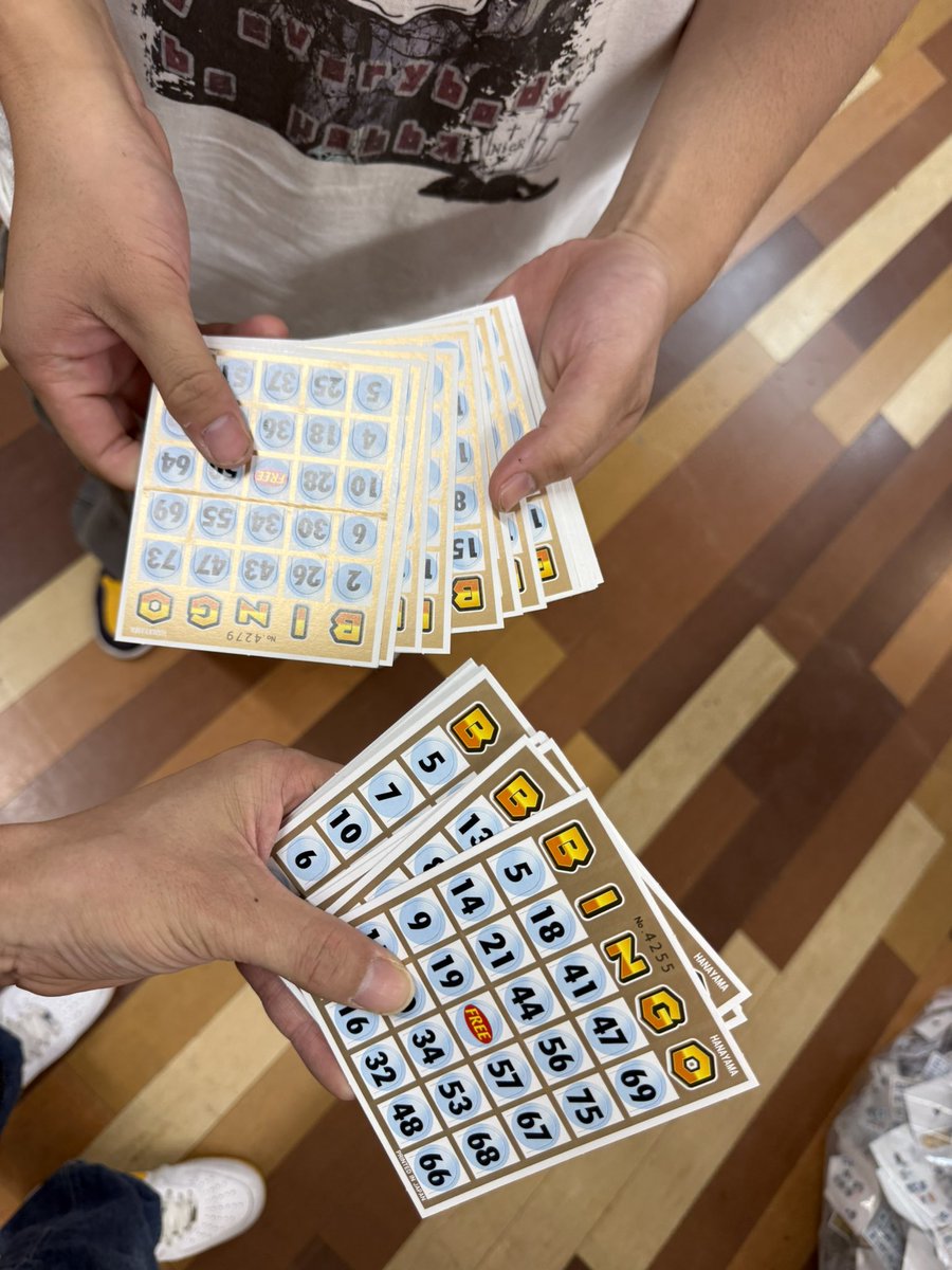 hoshiosenaryu7's tweet photo. アイビスの規模感に唖然！
3階建てのちゃんとしたゲームセンターやった😆
ほんで店内もめちゃくちゃ人で溢れていてどこよりも繁盛してました！
しかも2階ではビンゴ大会イベントもしてて皆必死にあけてたww

#アイビス #ゲームセンター
#う～さん #ヒカル #聖地巡り
#姫路 #大繁盛
 @kazuinudawan https://t.co/tFF5ZqmEoB