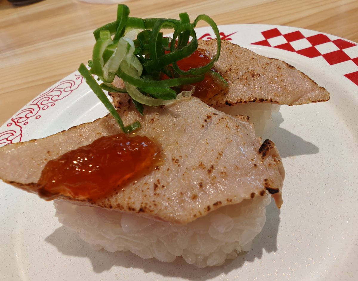iemon97's tweet photo. 大トロで110円はお得だな🤤🍣　
#スシロー https://t.co/simB1FhO4Q