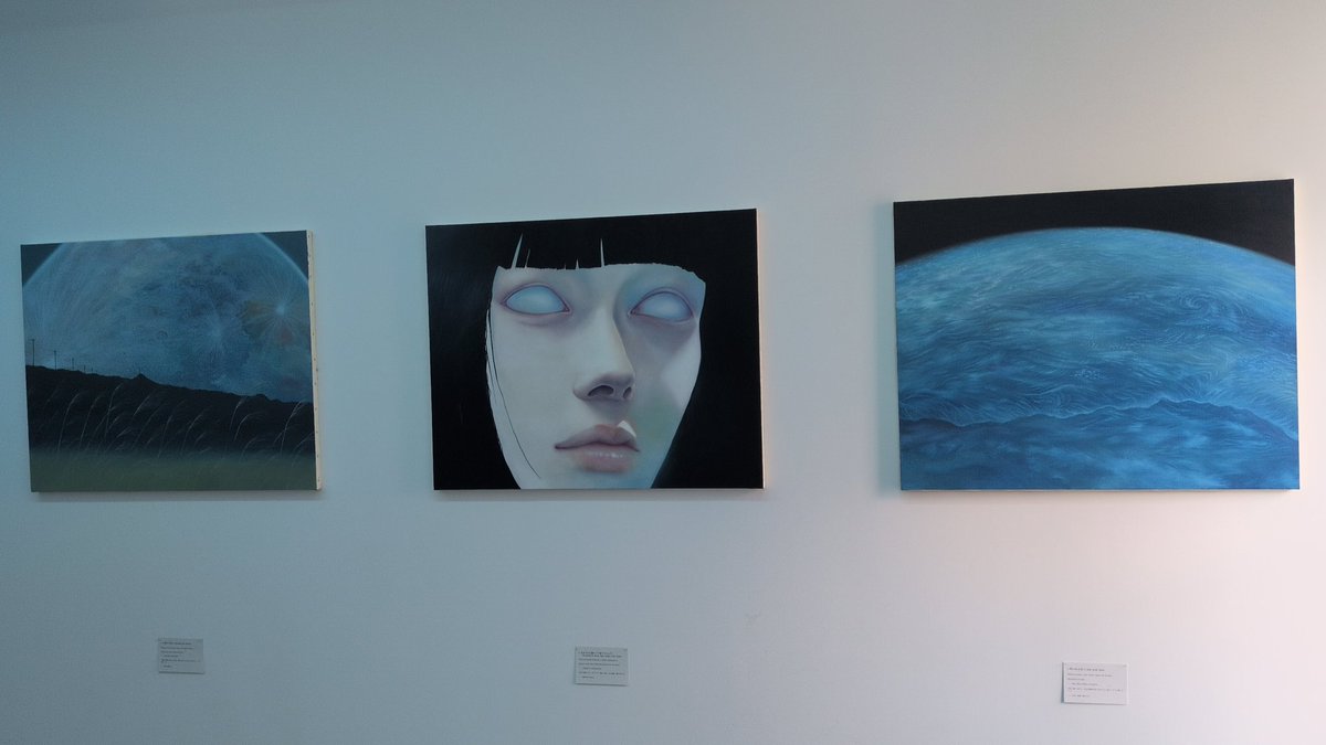 nwp_u's tweet photo. 『さむたい』　by  弓月 さん個展
会場　biscuit gallery

拝見しました〜
フランス人映画監督作品とのコラボ展覧会とのことで。「Moongirl」というトロント国際映画祭にも出品される映画の劇中でも使用されている絵画作品が会場に。淡い青色の会場の中の絵画も映像も、とてもステキでした〜 https://t.co/B6OMs8GFyr