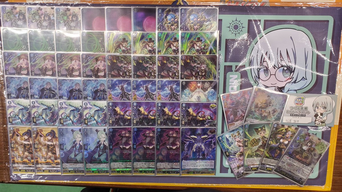 donmari_mo's tweet photo. ちほうかっぷつくばの8人トーナメントはアルティサリア幻影で遊んでました〜
眼鏡っ娘好きとしては幻影スズネがピックアップされてて行かない訳もなく、アルティサリア使わないのも嘘だなと思って頑張ったので、プレイマットゲットできて良かったです✌️ https://t.co/lJYqI8D2Ld