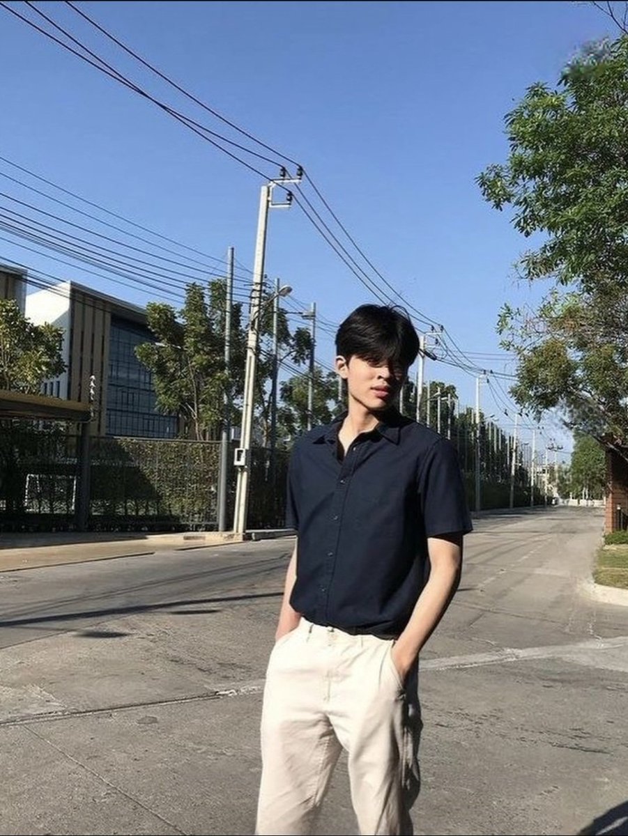 Shikptrch's tweet photo. ภูวินทร์ตอนอายุ 17 ตาแหลมมาก รู้ได้ไงว่า 6 ปีผ่านไป ปอนด์จะหล่อ หุ่นดี เต้นเก่ง แร็พเก่ง ดูแลภูวินทร์เก่งขนาดนี้ ปอนด์ตอนนั้นก็น่ารักบ้อกแบ้กเหมือนกันนะ #ppnaravit https://t.co/WUk6Lhlccn