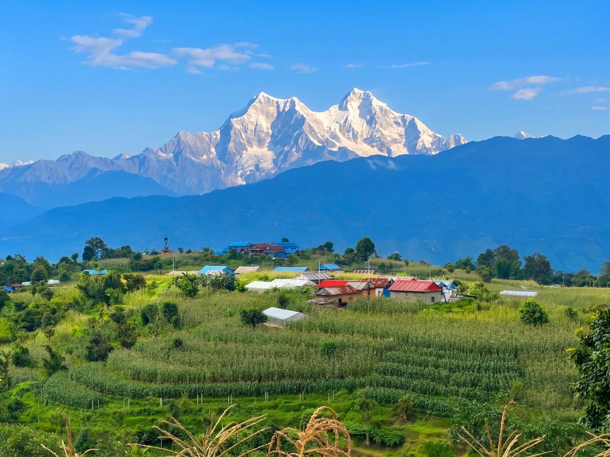 DhakalSaurav's tweet photo. @gurung_deepa @manojjungthapa5 @JanardanBaral @baral_ujjwal @UjwalKafle4 @journoprk @pracharyz @Storycycle @ppariyar @thektmduke @ashish_gajurel @YourBal_BiR @Online_khabar @NepaliArmyHQ @gbudhathoki @MahabirPun @Bikash_PJ @b सिन्धुलीकाे वन्दिपुरबाट देखिएको हिमाल । तस्वीर :- उद्दव कुमार श्रेष्ठ । यहि बस्तिहुदै कुदाउदै छम त हामी साइकल । #FortStageRide #Nepal https://t.co/T64XIcHXPx https://t.co/fjgkZioQy7
