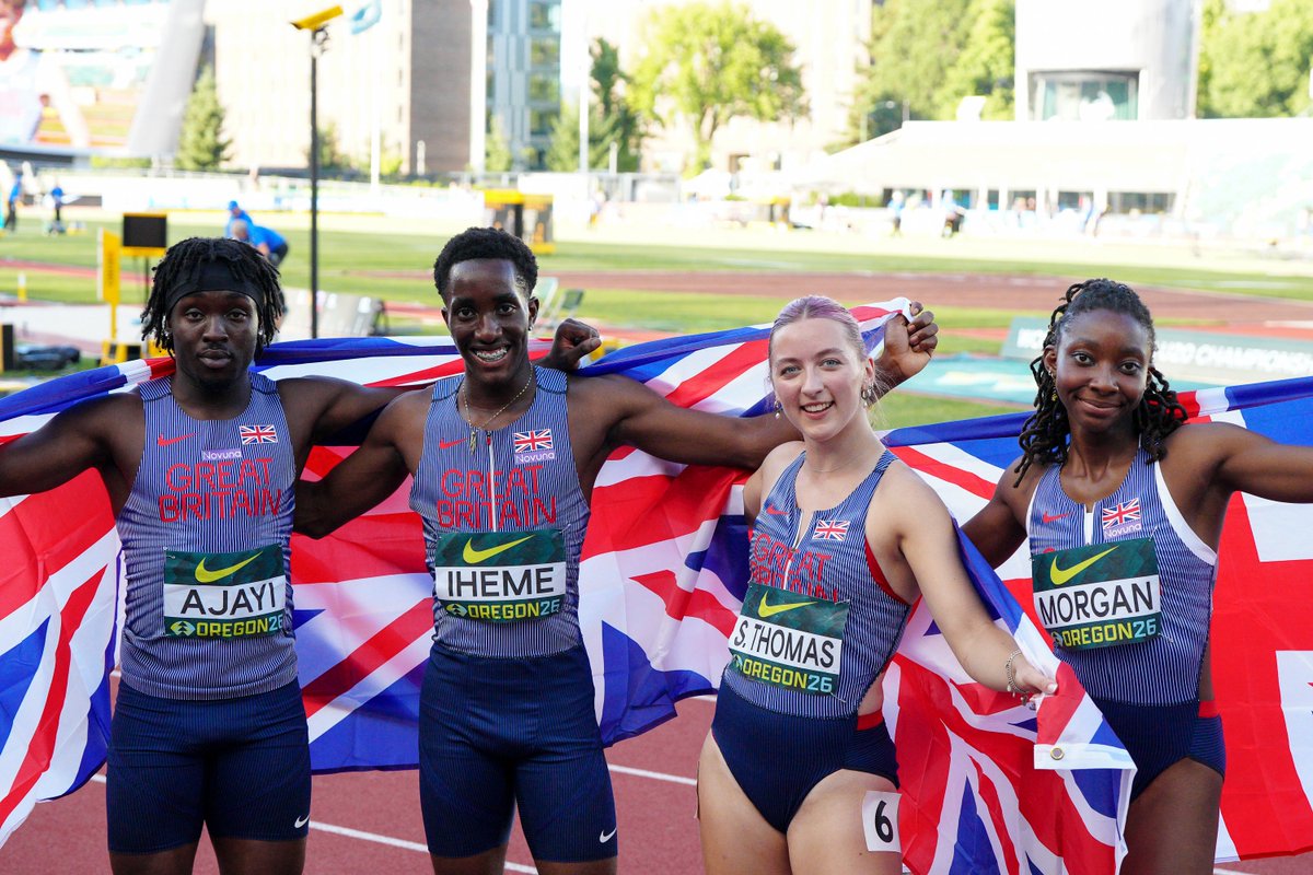 scotathletics's tweet photo. SOPHIE LANDS RELAY SILVER
#SALtogether
Scottish sprinter Sophie Thomas @DunfermlineTnF +  National Academy helps GB to Mixed 4x100m Relay silver at World Juniors 🇺🇸
Team clock 41.38🥈 
📷@BritAthletics Mallory Porcher
Congrats !!
@SALChiefExec @AllanHammy @dunfermlinep @RossH_DP https://t.co/N7ZhKkcNX0