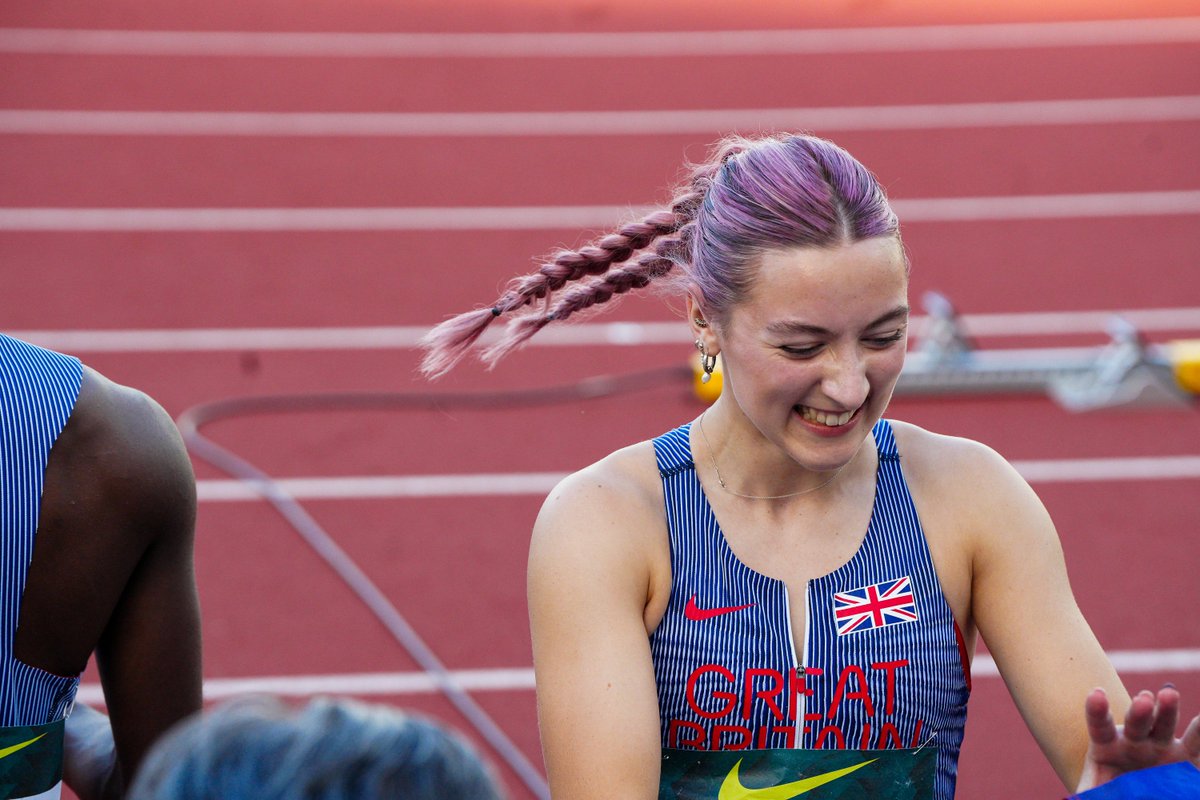 scotathletics's tweet photo. SOPHIE LANDS RELAY SILVER
#SALtogether
Scottish sprinter Sophie Thomas @DunfermlineTnF +  National Academy helps GB to Mixed 4x100m Relay silver at World Juniors 🇺🇸
Team clock 41.38🥈 
📷@BritAthletics Mallory Porcher
Congrats !!
@SALChiefExec @AllanHammy @dunfermlinep @RossH_DP https://t.co/N7ZhKkcNX0