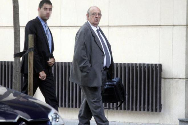 outsidersesp's tweet photo. Nicolás Poveda Peñas, uno de los jueces que condenó a Pablo Hasel por injurias a la corona, es un falangista que en 1979 se presentó a las elecciones como cabeza de lista por la Falange en Cuenca y fue miembro de las FES cuando estudiaba derecho.

Cosas de la "democracia" https://t.co/kIsqDFLMdj