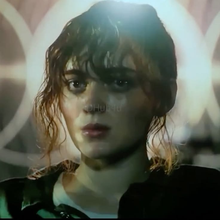 BDupaincheng's tweet photo. spiderman spoilers//

she was so drained and half dead, then she looked up and her life changed. it was so unexpected, out of everything I thought could happen, her looking at a vent and finding out her sisters horrifying ending was so cruel. https://t.co/yPdOul5MZS