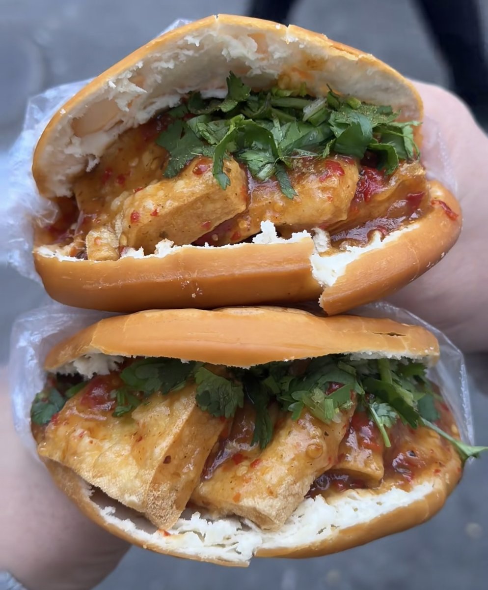 3_09_14's tweet photo. [Late-night street snack hit: Crispy fried stinky tofu paired with spicy pickled cabbage sauce—flavor that hits different! ] https://t.co/yOvIDMMkzi