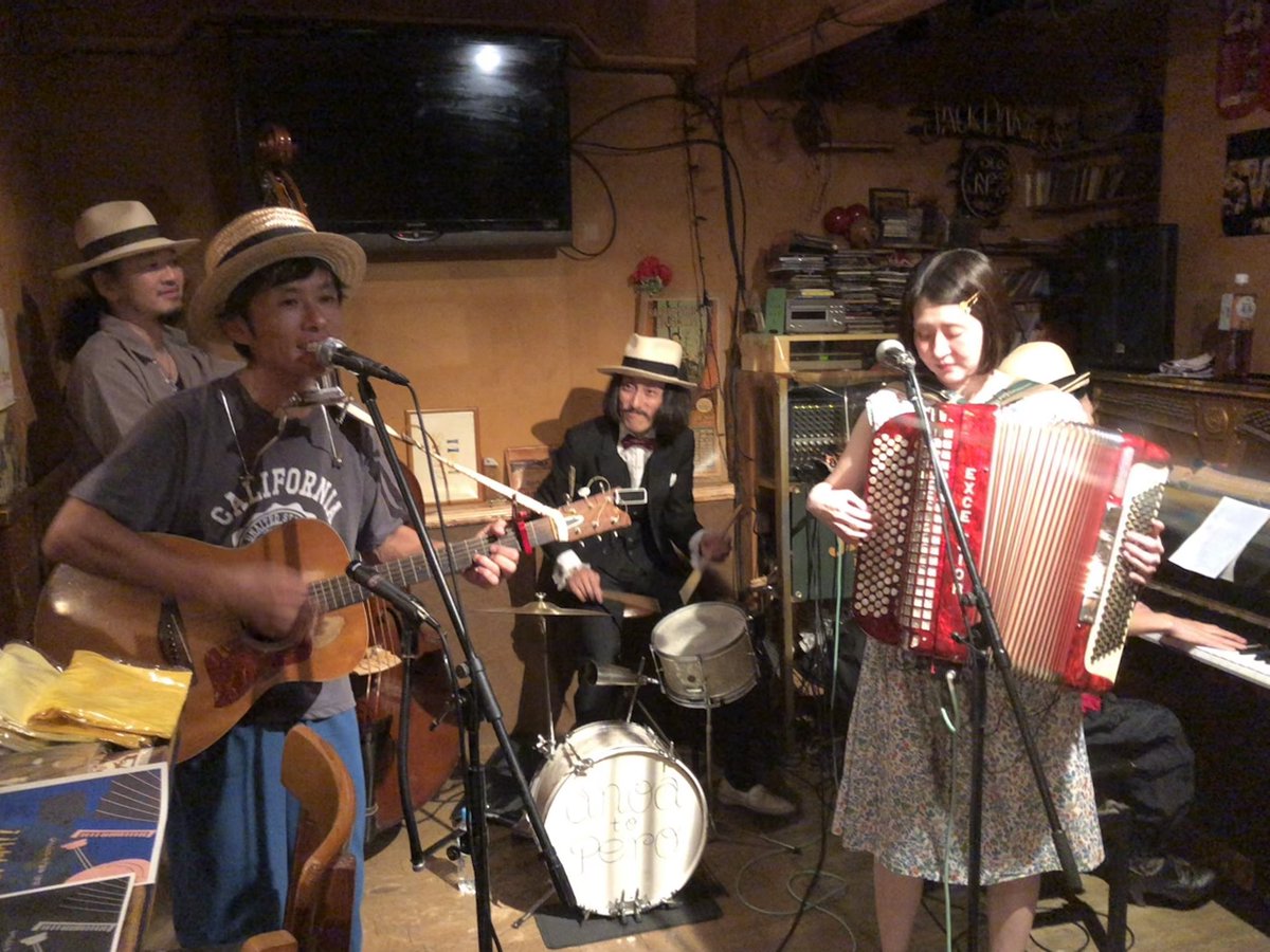 gtymk's tweet photo. ゴキゲン！アタック！ロックンロール！@ moonstomp。アノアとペロ&amp;モーレツアタックの毎年恒例ツーマンライブ。ライブに行くの1ヶ月ぶりだったんだけども、1ヶ月ぶりがこのライブで良かったわぁというゴキゲンな夜でした。ライブはいいなあ、私やっぱり音楽が必要だわ、と改めて思いました。 https://t.co/W6HnCe9GfR