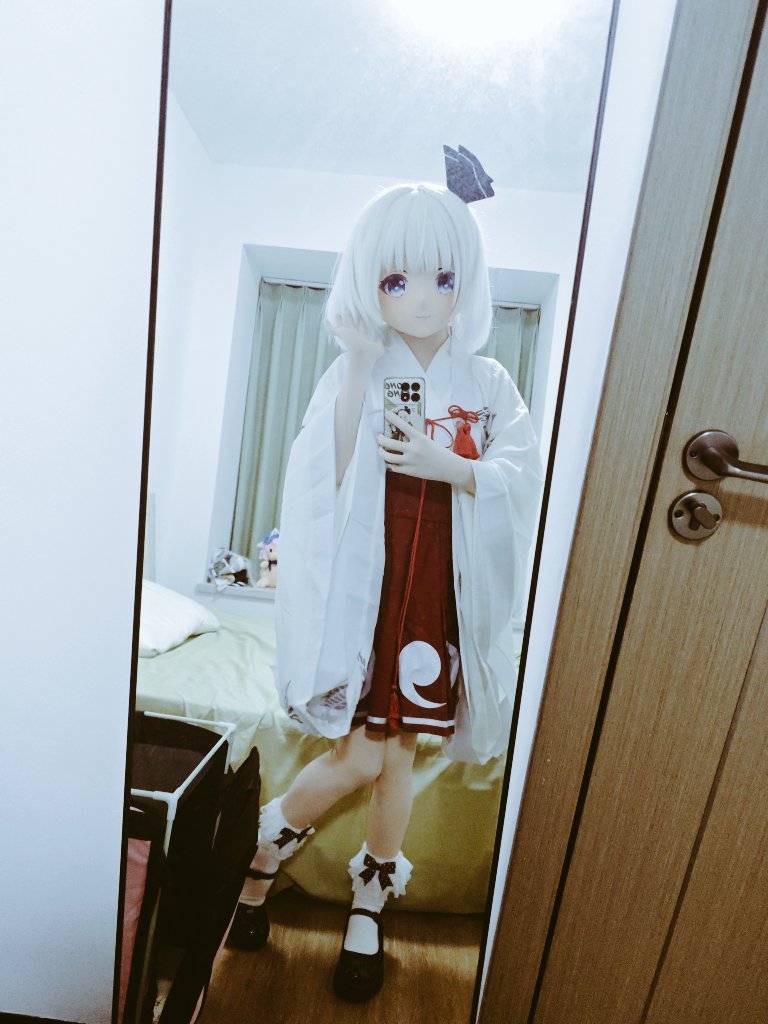 ReimuHakurei233's tweet photo. 巫女服妖夢です~ https://t.co/ShtRxFnpvi