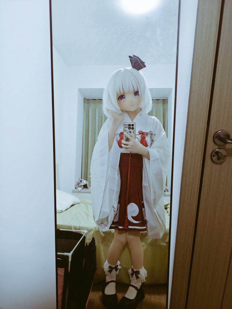 ReimuHakurei233's tweet photo. 巫女服妖夢です~ https://t.co/ShtRxFnpvi