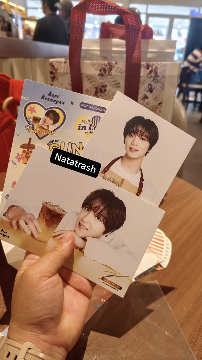 natatrash's tweet photo. Nih aku spill yang masih nyari Haechan X Kopi Kenangan

Aku pakai Blu dan dapat diskon jadi 35K an aja 🥰

#Haechan
#Kopikenangan https://t.co/F7QhOrHMIy
