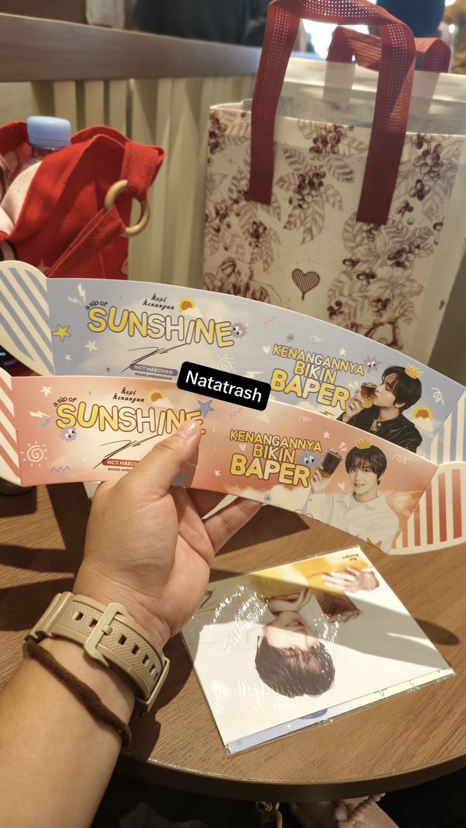 natatrash's tweet photo. Nih aku spill yang masih nyari Haechan X Kopi Kenangan

Aku pakai Blu dan dapat diskon jadi 35K an aja 🥰

#Haechan
#Kopikenangan https://t.co/F7QhOrHMIy