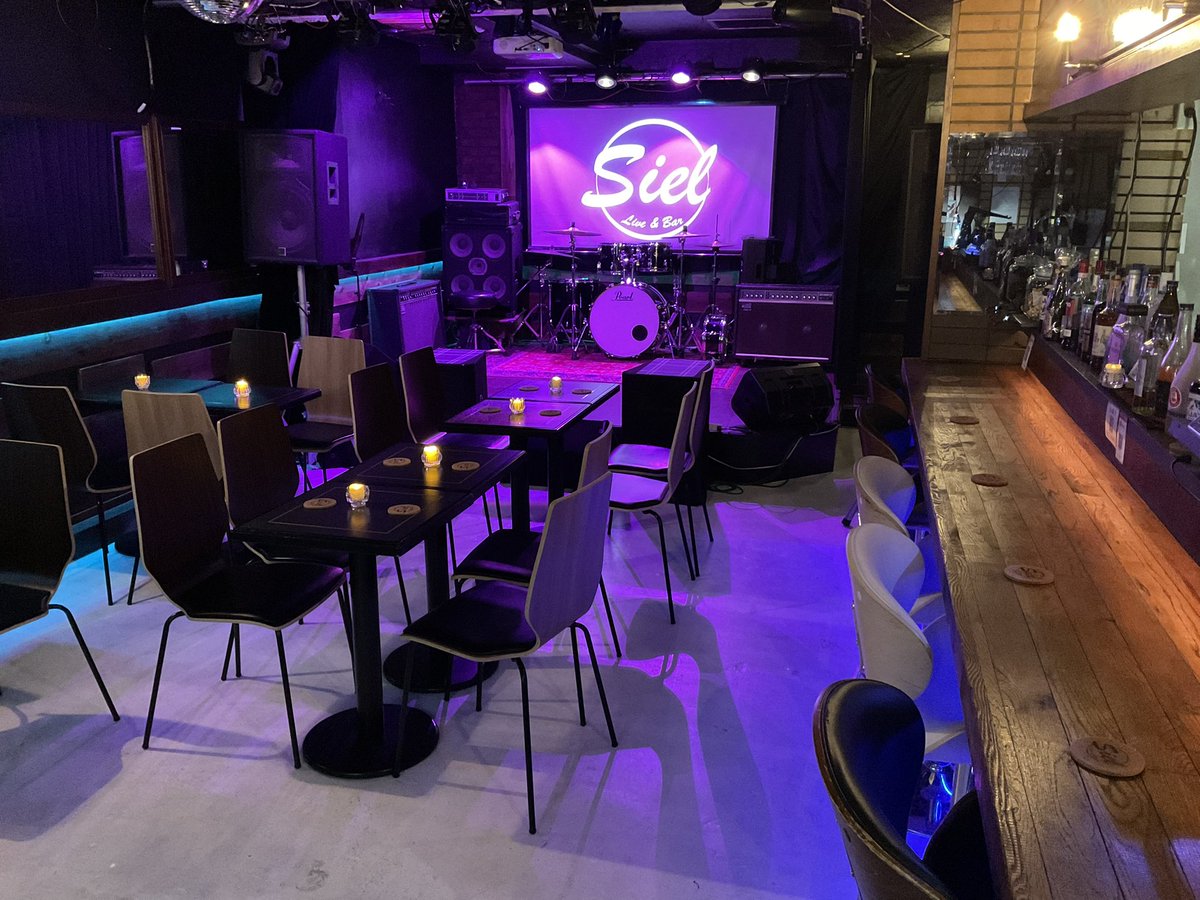 shinokubo_siel's tweet photo. こんばんは

本日は17時からBar営業となっております♪

モアモア生温かい風にやられつつあります💦
冷房ガンガンで本日も元気に営業中でございます✨

ちなそうめんもまだやってたり、、、

新大久保お越しの際は是非お立ち寄りください♪ https://t.co/qC71oVENMo