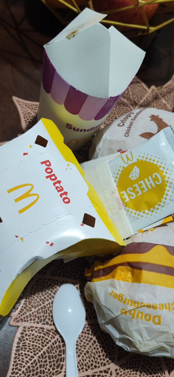 SangkateSh50626's tweet photo. Kain muna tayo. 
poptato, wala pa talaga taro, at tsaka choco lava puff Ninang @McDo_PH 🎶🎶🎶

SB19 FANMEET IN CALIFORNIA
@SB19Official #SB19
#SB19IWaSThereUSA_Day1 https://t.co/vuEq58F1eQ