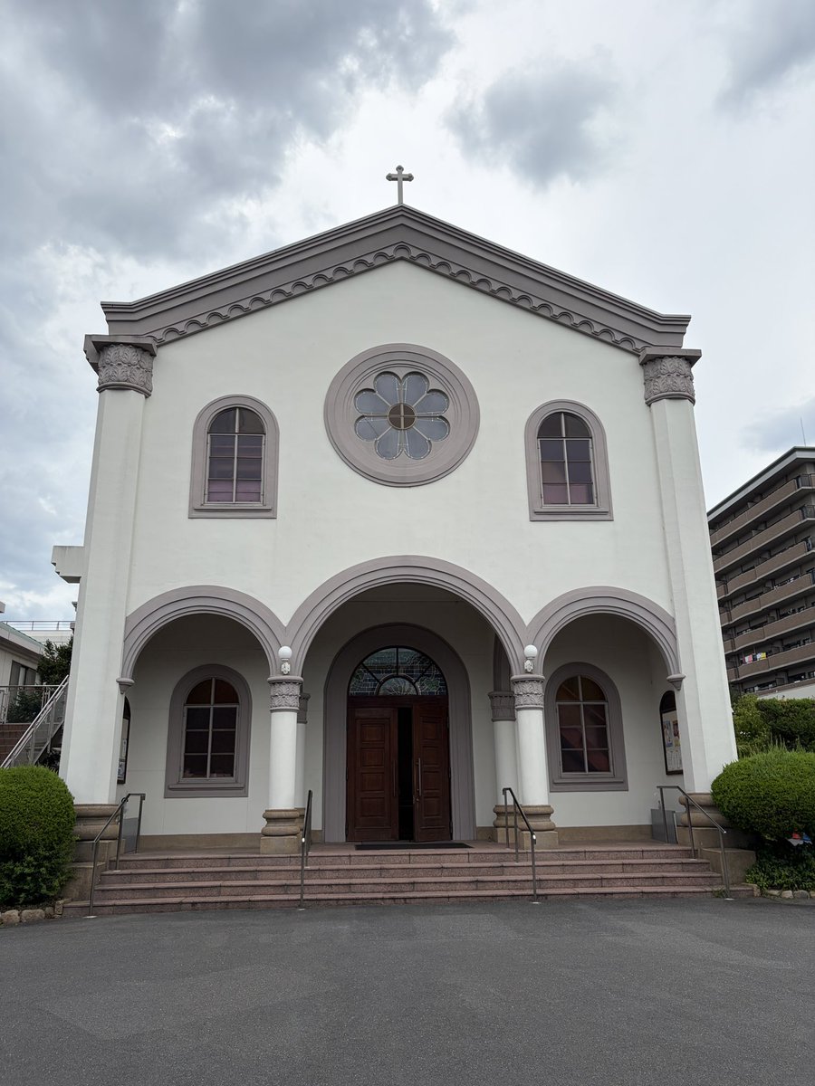 kcpo_osaka's tweet photo. #毎日ブルックナー #DailyBruckner

今日、高槻を歩いてきました。

高槻城。
高山右近。
カトリック高槻教会。

そのすぐ近くに
トリシマホール。

なんだか、
ブルックナーが似合いそう。

#KCPO #関西シティフィル #ブル7 https://t.co/MJyXu6UznK