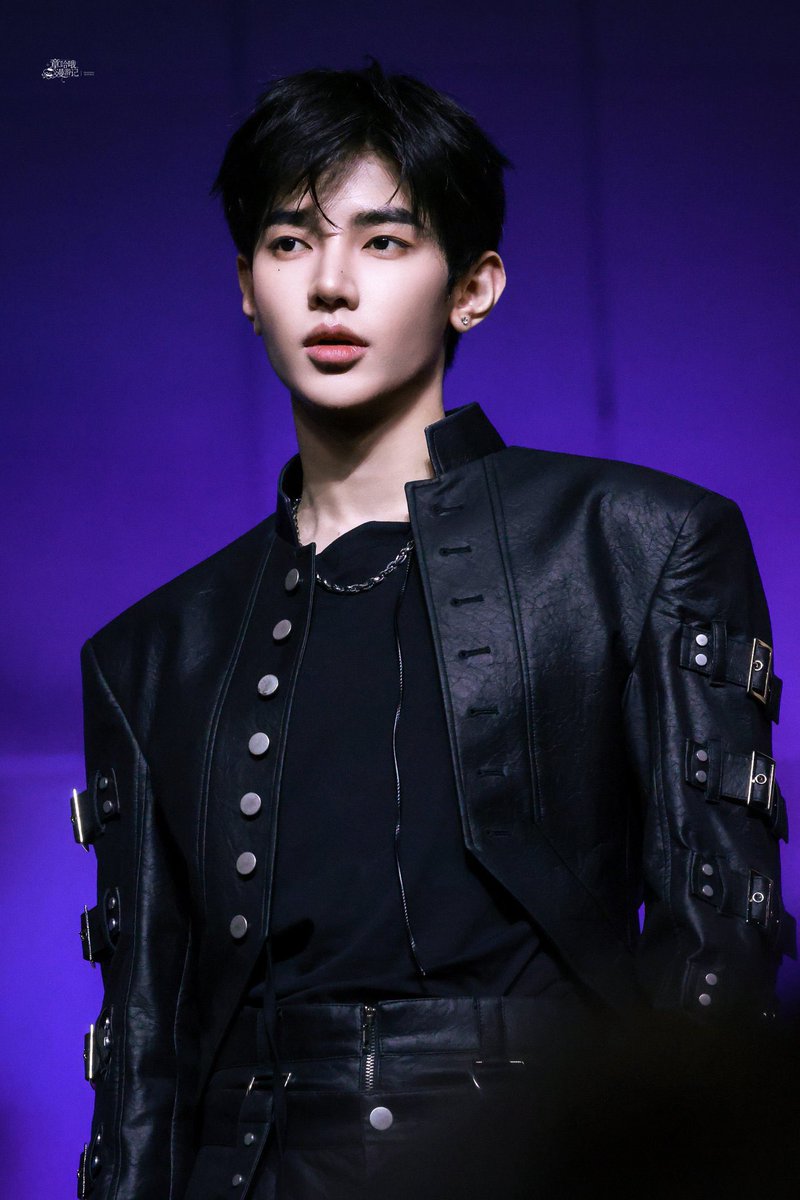 zhanghaosworld's tweet photo. [INSTIZ] 260809: Zhang Hao says he regrets eating ramen before sleeping

But it's a deception, this guy

- What's he on about, seriously
- Did the ramyeon have the effect of making him more handsome?
- Please reveal the ramyeon brand

#ZHANGHAO #장하오 https://t.co/TAH3Svg5ac