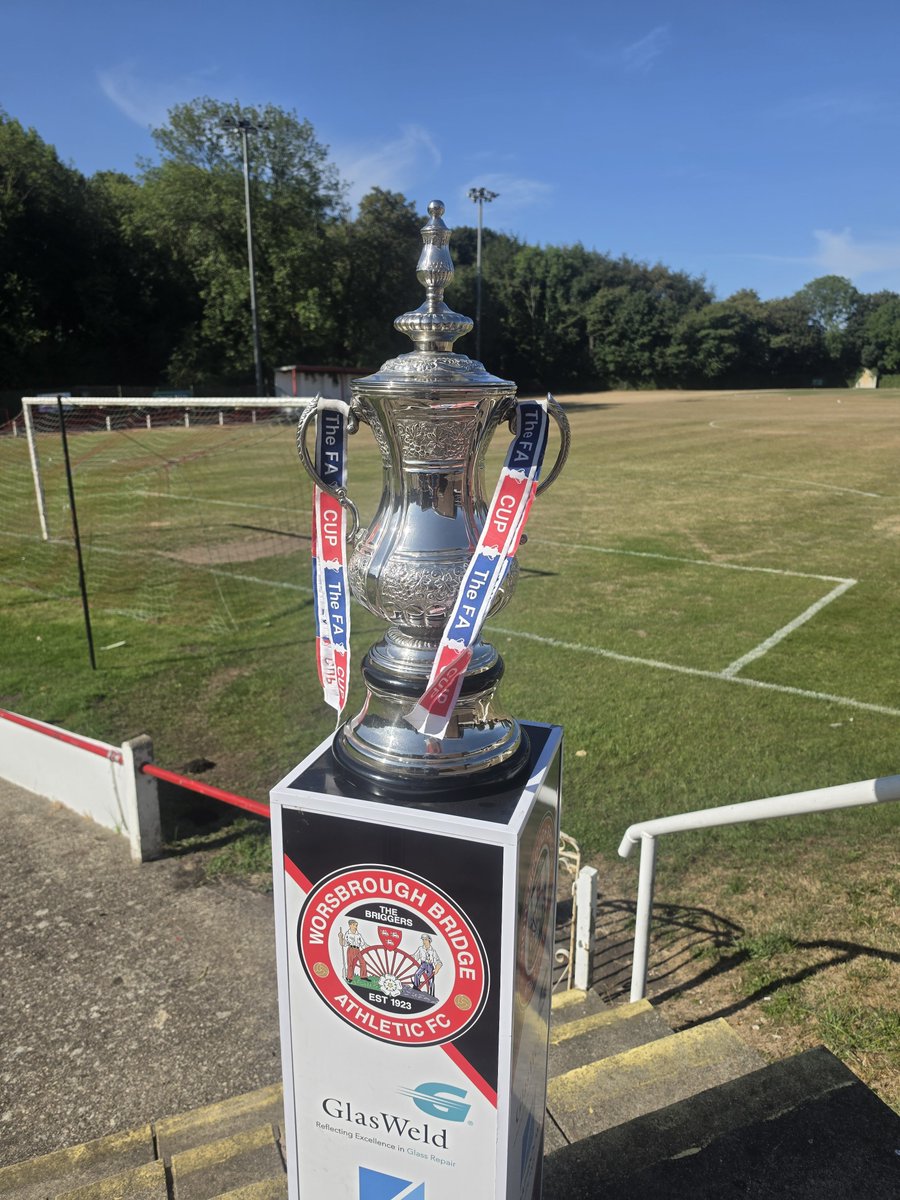 WorsbroughBFC's tweet photo. Our special guest has arrived ready for today FA Cup game against @FCTrafford and will be on display !

Get down early gates open from 12.30pm.

Admission is £6 adults, £4 concessions U16s FREE. https://t.co/U5JTWIw364