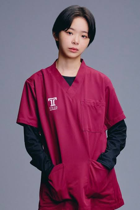 n_kata's tweet photo. 看護師・コメディカルの離職が止まらない。

病院再生の現場を長年見てきた医師として、率直に感じたことを本音で話します。
医療業界、特に保険診療は売り上げが上がらないことから他業種よりも給与の上げが鈍いことが離職につながっている…売り手市場だからいくらでも行くところがある・・・いろいろ言われます。

「給与が低いから」だけでは説明できない、もっと根深い問題があります。

コメントいただいてバージョンアップさせました。ぜひツリー最後までご覧くださり、コメントをください。