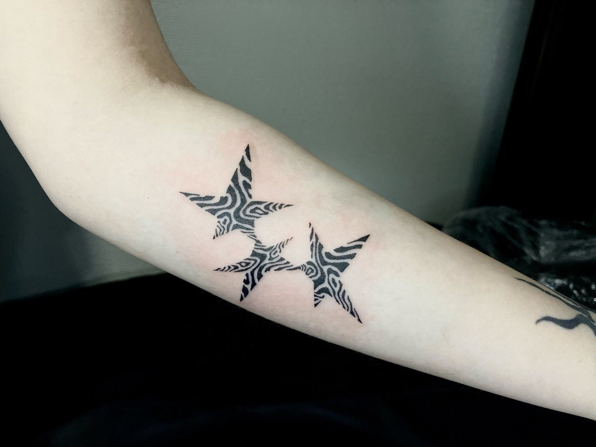 xi17_ink's tweet photo. star⭐︎
#tattoo
#タトゥー
#彫り師
#東京彫り師
#tattooist https://t.co/dMOTz8xoV1