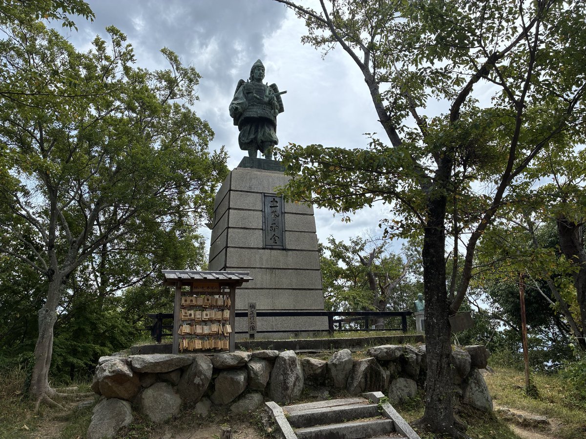FreeBirdEye's tweet photo. 3ヶ月ぶりの #飯盛山 ツクツクボウシは今夏初めて、ミズタマソウが咲いてました♪ https://t.co/Y9g0f469sG