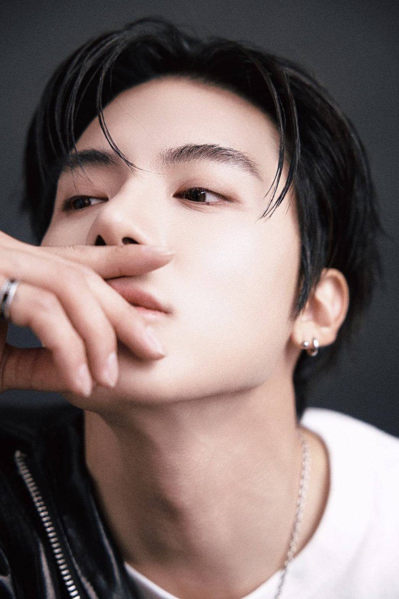 fillthegrid's tweet photo. Fill the new GRID with Eric.

@EricSohn_S2  

#Eric #에릭 #GRID #그리드 https://t.co/PFCgP7jnGq