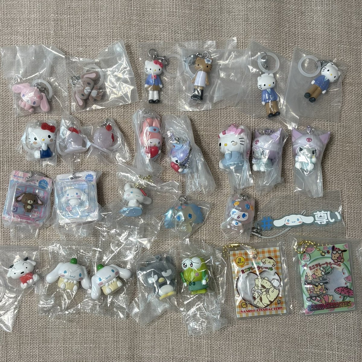 m__ive's tweet photo. ガチャガチャ 交換 買取 サンリオ たまごっち シュガバニ　クレヨンしんちゃん　ハンターハンター

【譲】画像1~3枚目

【求】画像4枚目

郵送での交換希望📮
お気軽にお声掛けお願いします🙇🏻‍♀️

#ガチャガチャ #ガチャ交換 #サンリオ https://t.co/YsIupT3XJL