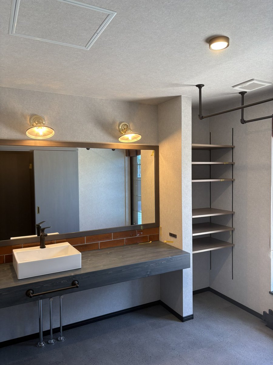 west_ptpt's tweet photo. 33歳おっさん、家を建てる。 https://t.co/UBvQMIMcWf