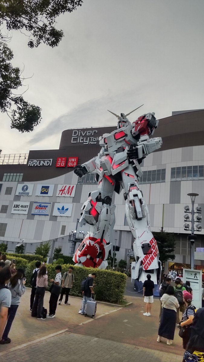 Tracon2's tweet photo. 今日の最終目的地のお台場ガンダムに来ました。
今月末で、展示終了になるらしいです。最後に見に来れて良かった！
#お台場
#ガンダム https://t.co/EvypZr0SV9