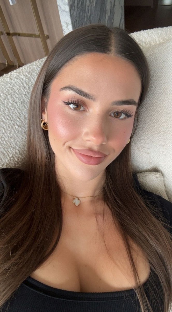 bopworldorder's tweet photo. eat me Leah https://t.co/6u0gtzEs4d