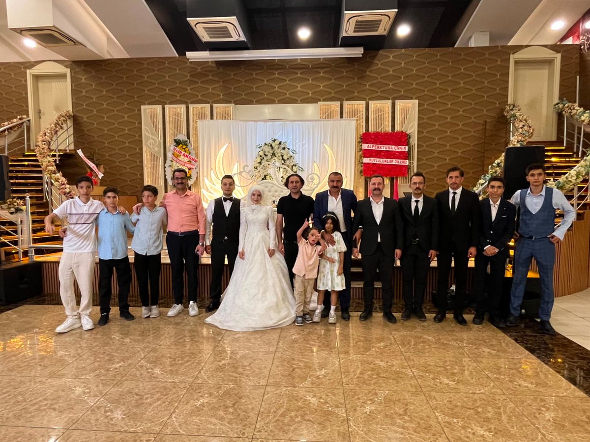 LutfuNebioglu's tweet photo. 📍ELAZIĞ 🇹🇷ERZİNCAN 

Yeğenimiz Sena ve Erol’un düğün merasimine katılarak bu mutlu günümüzde bizleri yalnız bırakmayan;
Elazığ Belediye Başkanımıza, Erzincan Belediye Başkanımıza, Baskil Belediye Başkanımıza, Ülkü Ocakları Elazığ ve Erzincan İl Başkanlarımıza, Ülkü Ocakları Geçmiş Dönem Erzincan İl Başkanımıza ve katılım sağlayan tüm misafirlerimize teşekkür ediyorum.

Sağ olsun, var olsunlar.
