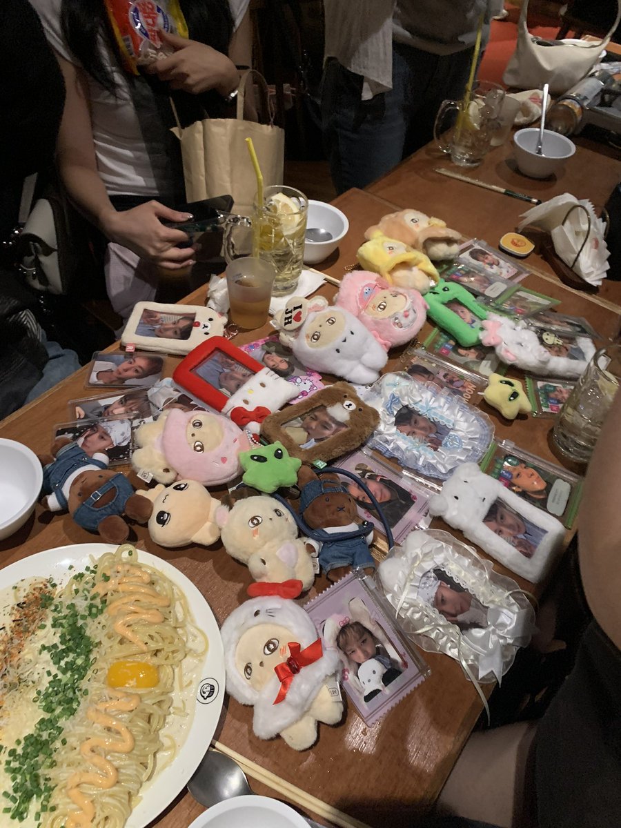 formypoppy_'s tweet photo. 와조서 다들 고마워용 살앙해요 ..♡ (미치겟어요.) https://t.co/Hh5G6rhaV4