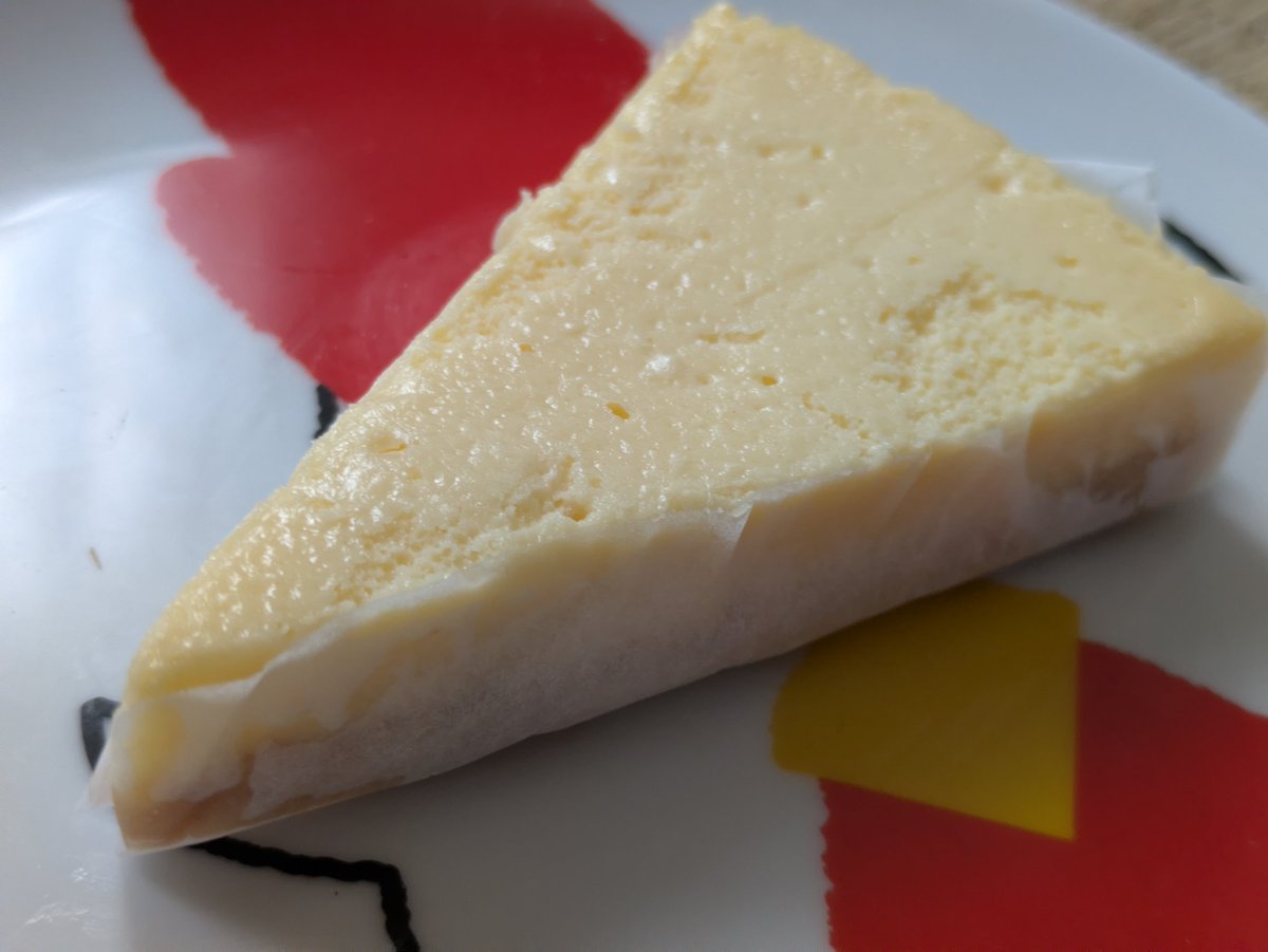 tanboman_sweets's tweet photo. かじるレモンチーズケーキ
[セブンイレブンにて購入。291円。241kcal。洋生菓子]
2026年8月4日（火）以降順次発売
#レモンの爽やかさを〜

『かじるレモンチーズケーキ』
#アメブロ https://t.co/GaiuH3Qy17 https://t.co/pT7LJAf52f
