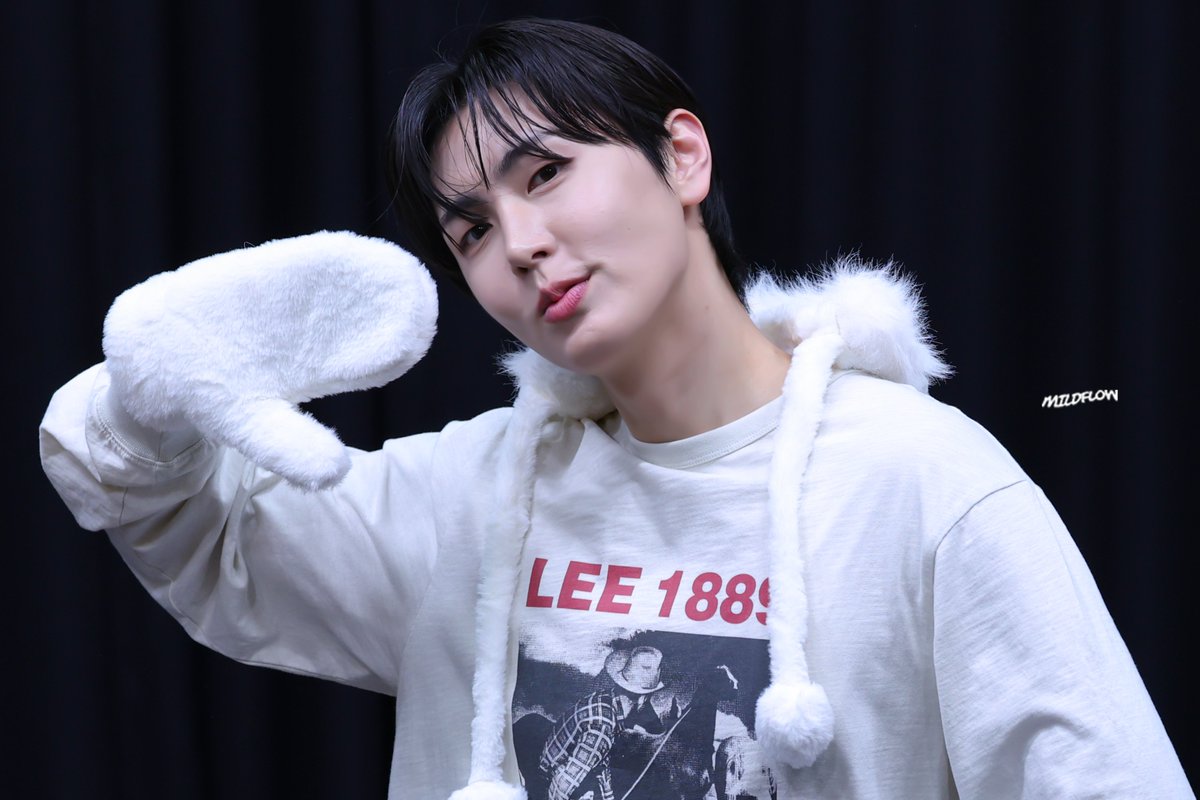 mildflow_89's tweet photo. 260409

#SF9 #JAEYOON #에스에프나인 #재윤 #이재윤
#판타지로_가득찬_재윤의_여름
#JAEYOON_DAY https://t.co/FAPOTIkPej