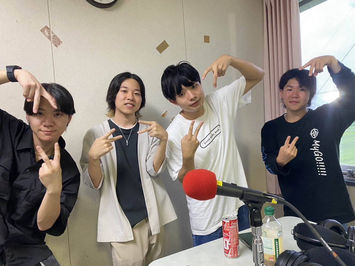 TAK_realiveOA's tweet photo. #リアライ
｢Real×Live O.A.｣第4回、お聴き下さった皆さんありがとうございました！今月はパーソナリティの片割れが不在のため代役&amp;ゲストも沢山ということで、全然違う番組かのような新鮮な面白さでしたね🤭 来月もお楽しみに✨ https://t.co/Px4VLlBmcp