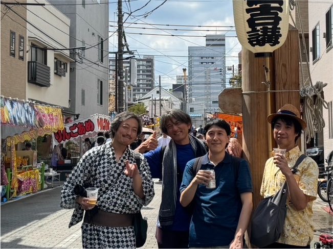 OVER40S_X's tweet photo. 本日のOVER40Sは、
月島の3年に一度の大祭に参りました。
祭りはみんな、子供に戻ってはしゃいでしまいますね！

昼の部(あいうえお順).
#岡村まきすけ
#加藤大輔
#千田剛士
#船戸慎士 https://t.co/SrioQn30dK
