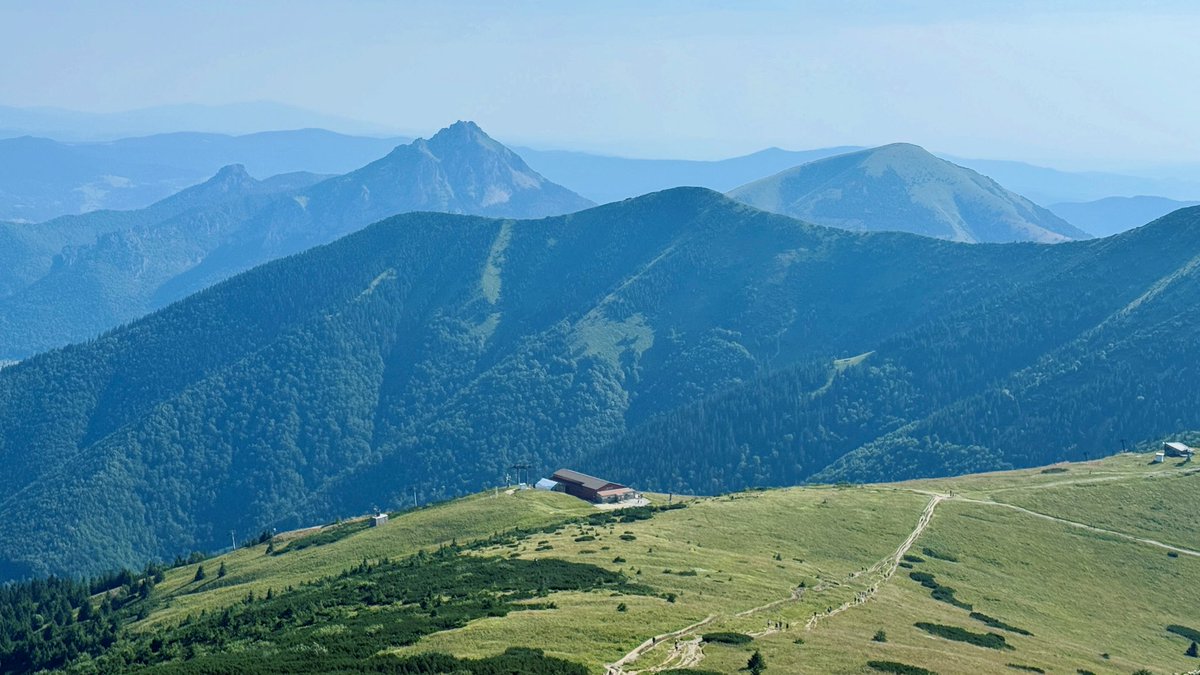 Jirka_2's tweet photo. Zleva Malý Rozsutec,Velký Rozsutec a Stoh. #slovakia https://t.co/I1FwtwccnS