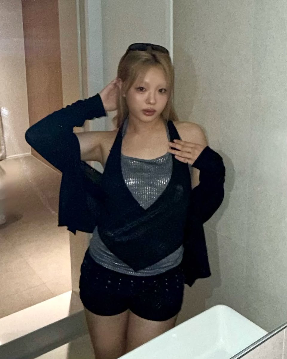 uueoun's tweet photo. 아갑자기냉미모폭팔하는여자너무ㅠ♡🖤🖤 https://t.co/gPjdMguG4H