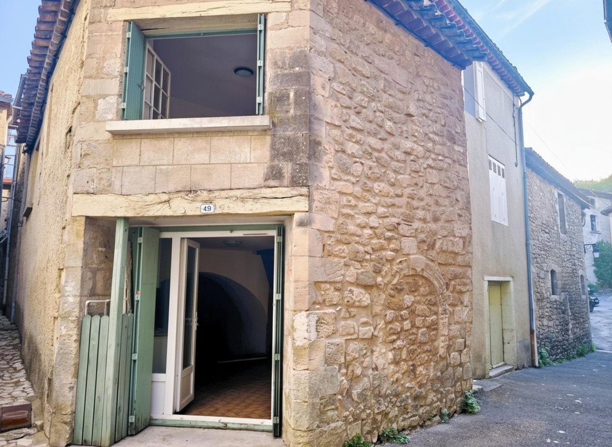 julyen91's tweet photo. ✨ Bien à vendre | CERESTE 📍

Découvrez cette charmante maison de 55 m², nichée au cœur de Céreste. Idéalement située, elle offre un accès facile aux commerces, écoles et services essentiels. Ce village dynamique de Hautes Provence est réputé (...) https://t.co/Ki6ESyhIQh