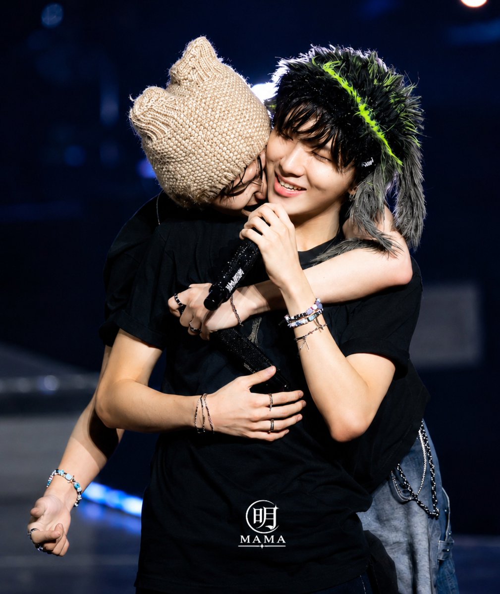 mjhmamabnd's tweet photo. 🫂🫂 https://t.co/kwUoz4I32g