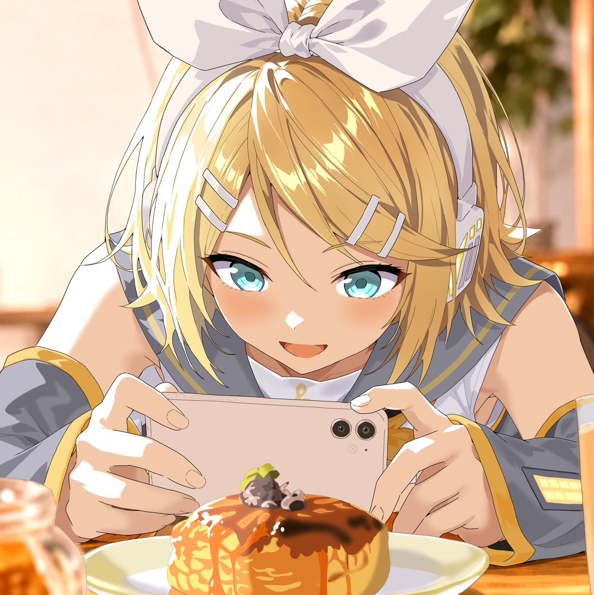 Fjrkckrkf's tweet photo. パンケーキを撮るリンちゃん
#鏡音リン https://t.co/ME3QfXGWPl