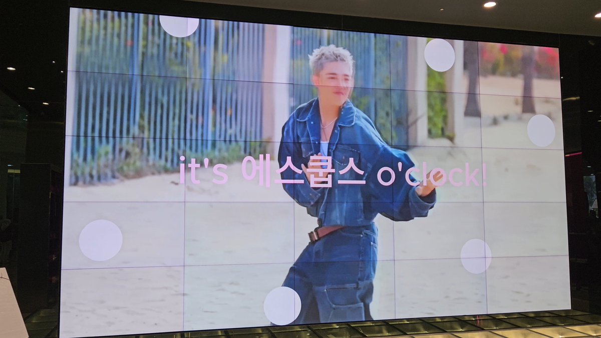 munseutareu's tweet photo. Scoups Bday LED by @shuscoups & @nabspipopeta
#ScoupsOClock https://t.co/WHfBC33wKw