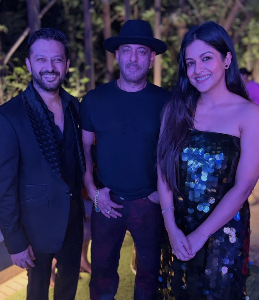 Freak4Salman's tweet photo. Megastar #SalmanKhan with Vatsal seth and his wife at #Alliance success party. https://t.co/4vA0EnJ1aw